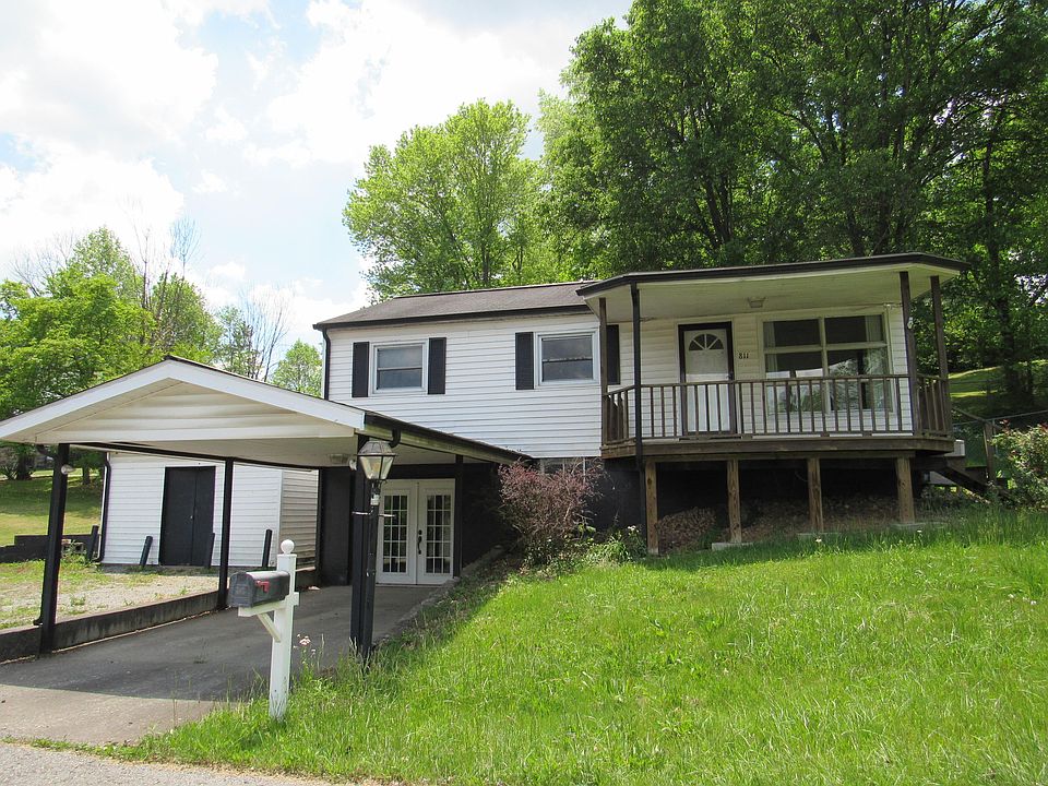 1st image of 811 8th St NE