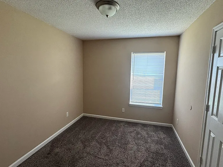 205 Anthony Ln #21 — Photo 7
