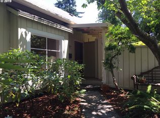 2737 SW Fern St, Portland, OR 97201