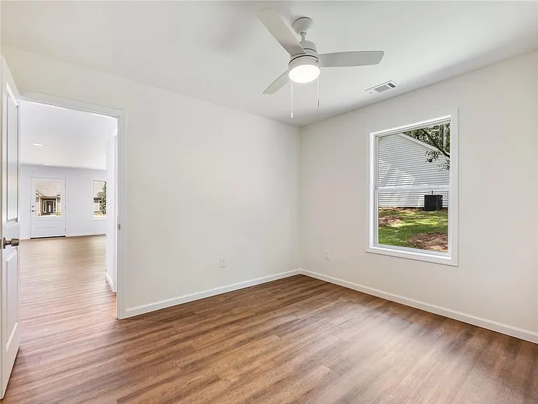 8083 Beachwood Dr — Photo 21