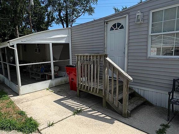 5th image of 2528 Tilton Rd