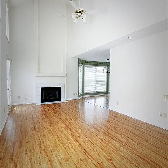 2715 Barnwood Xing — Photo 3