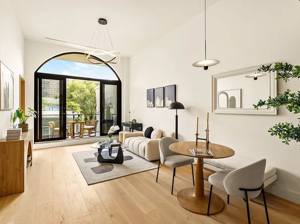 100 Scholes St #3B, Brooklyn, NY 11206