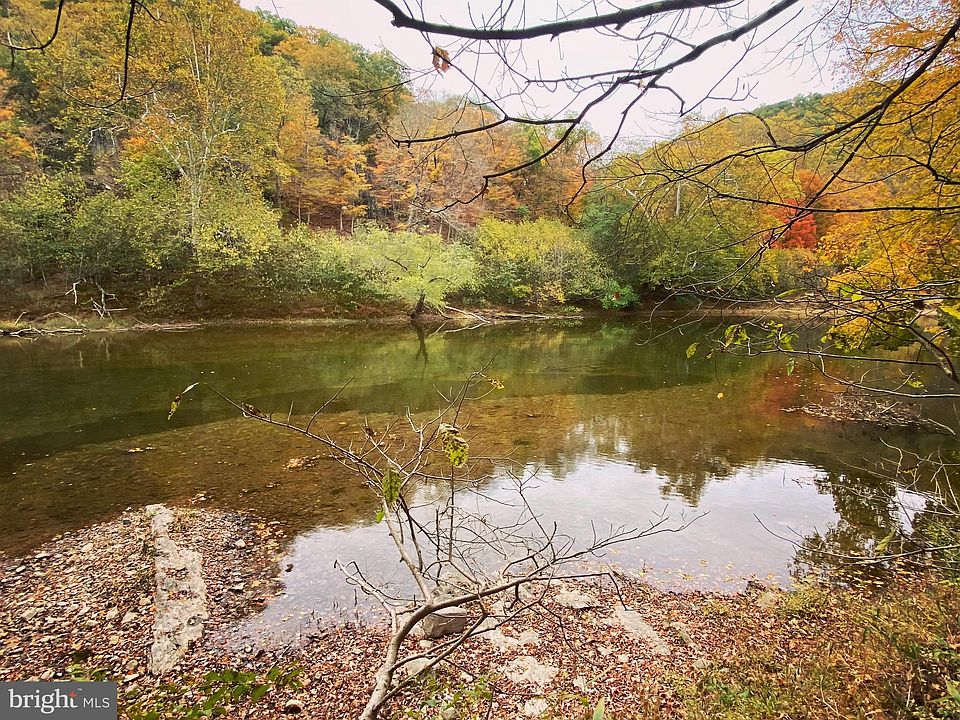 1st image of Lindsay Ln