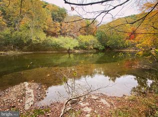 Lindsay Ln, Great Cacapon, WV 25422