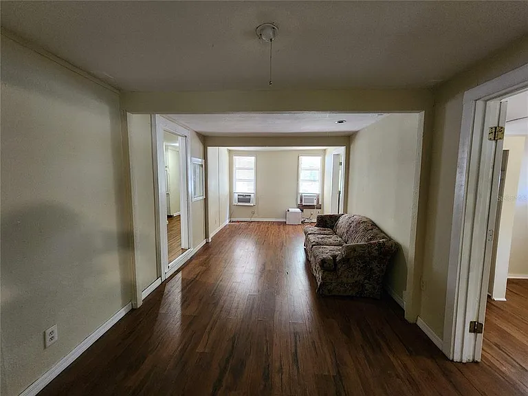1623 SE 3rd Ave — Photo 30