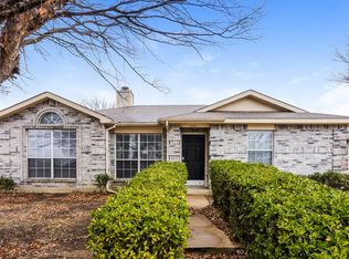 1107 Falconcrest Ct, Arlington, TX 76017