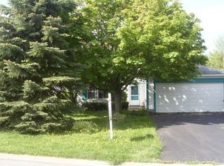54 Tall Tree Dr, Penfield, NY 14526