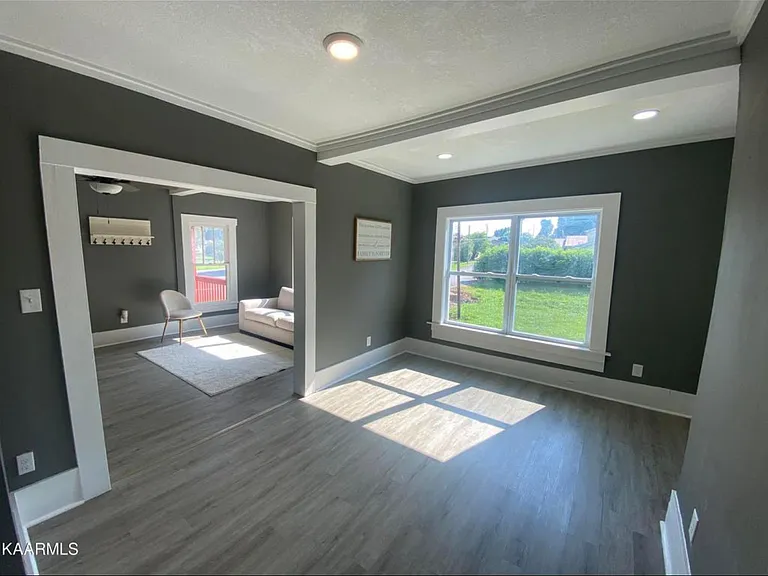 206 Ferry St — Photo 8