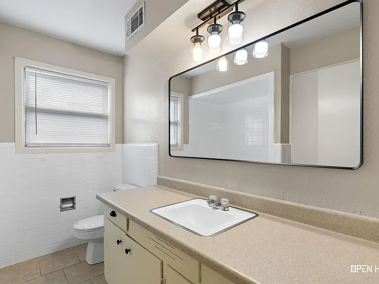 4202 Meadowbrook Dr — Photo 19