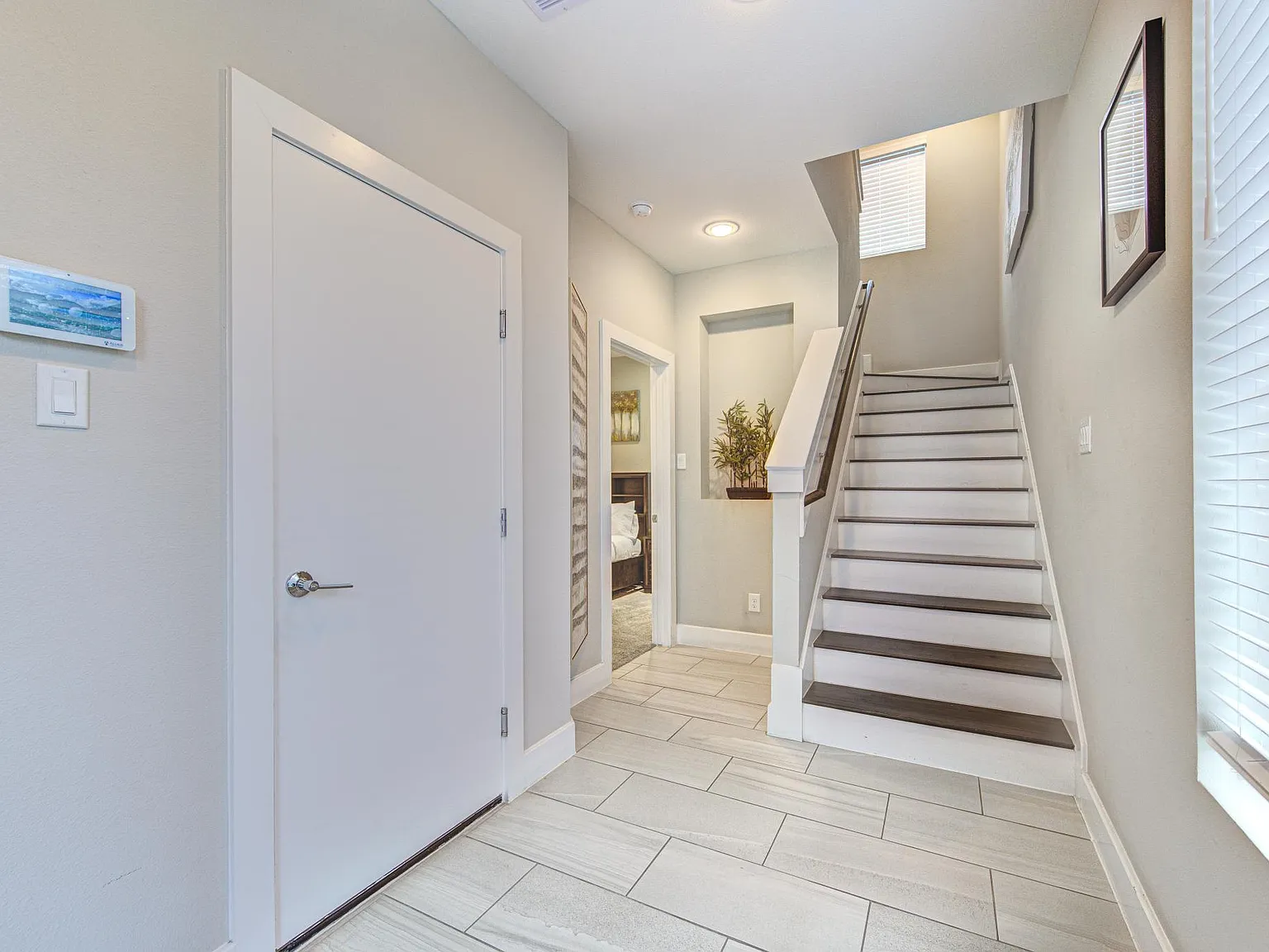 3 bed, 3.5 bath, 1876 sqft, $3,500 — Photo 4