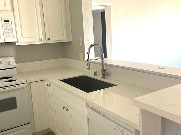 4th image of 8889 Caminito Plaza Centro #7411
