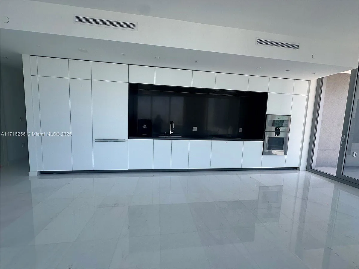 Building Photo - 300 Biscayne Boulevard Way #4808