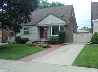 9884 Ruth Ave, Allen Park, MI 48101