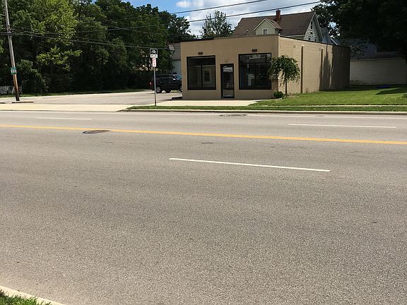 5th image of 1600 Middle Ave