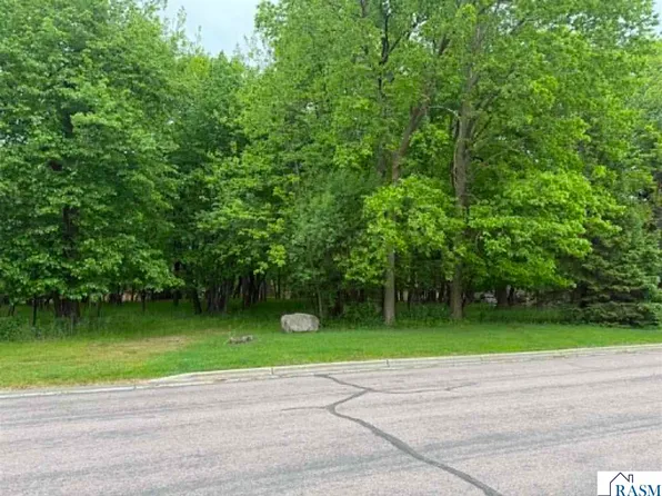 McIntosh Dr, New Ulm, MN 56073