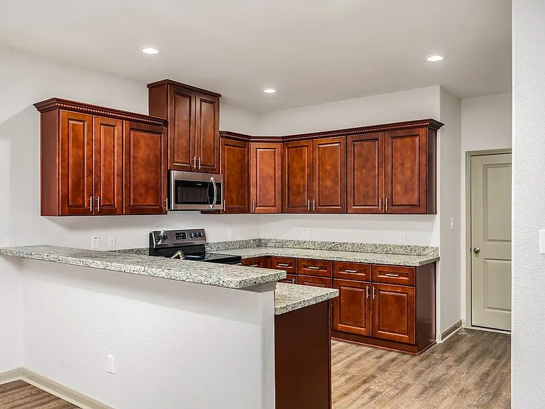918 Shady Ln #A — Photo 9