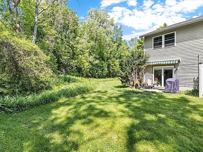 37 Densmore Dr — Photo 28