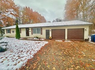 4980 Shunpike Rd, Lockport, NY 14094