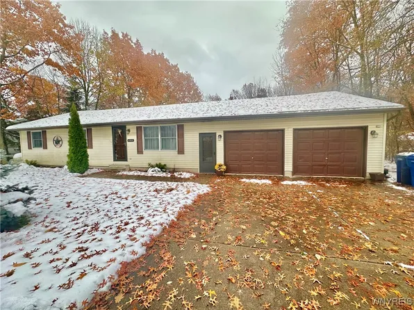 4980 Shunpike Rd, Lockport, NY 14094