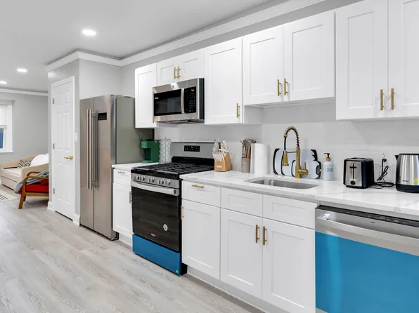 258 Clerk Street image 8 of 21