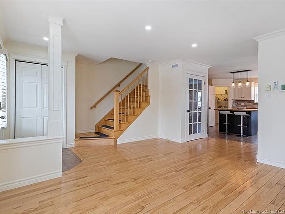 5th image of 919 Mapleton Rd