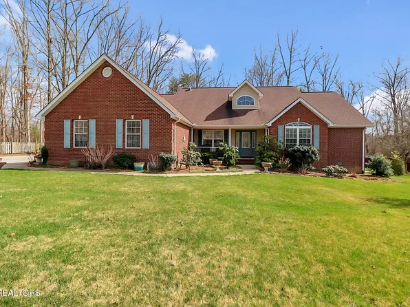 989 Mockingbird Dr, Crossville, TN 38555
