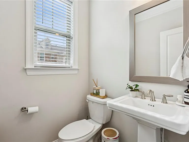 1368 Live Oak Ln — Photo 13