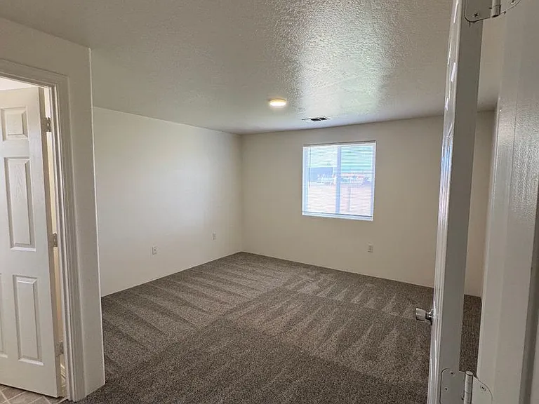 3936 Francine Ct — Photo 11