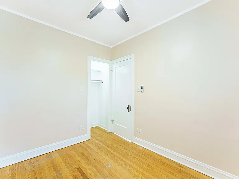 2125 Wesley Ave — Photo 5