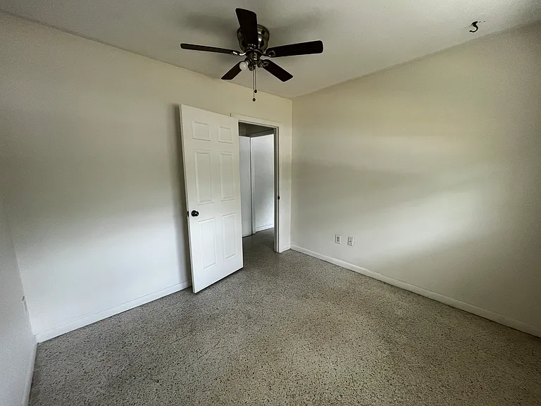 1443 SE 10th Ave #1443 — Photo 8