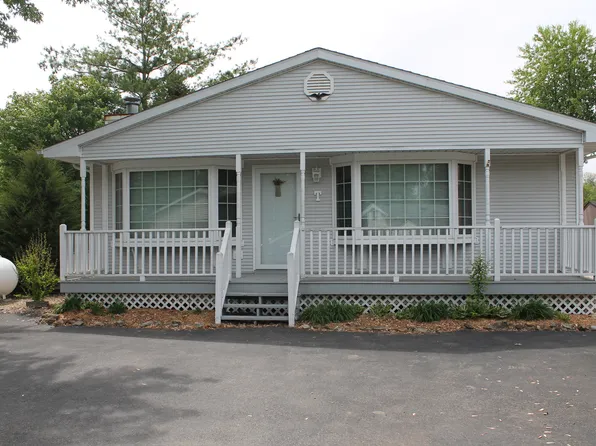 210 Fossil Cove Ln, Wilmington, IL 60481