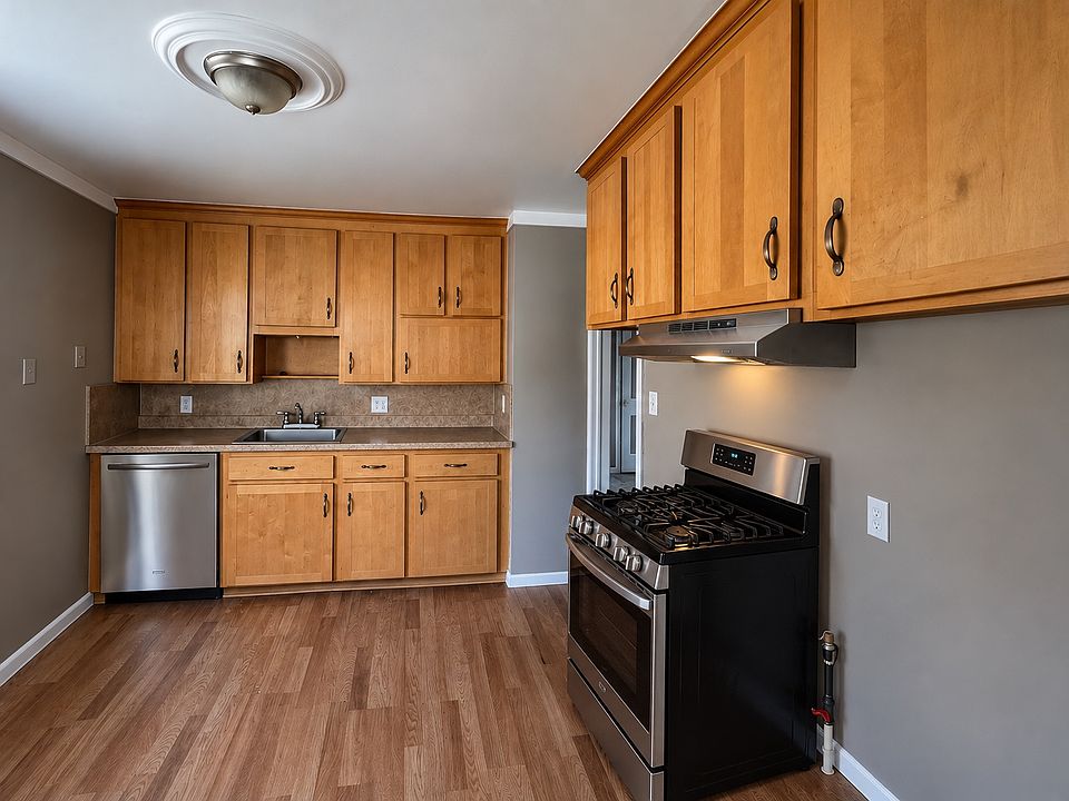 8289 Standard Ave, photo 9