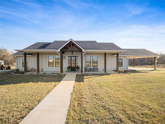 3rd image of 842 County Road 325