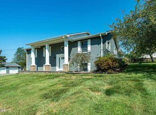 3220 Knob Creek Rd, Gray, TN 37615