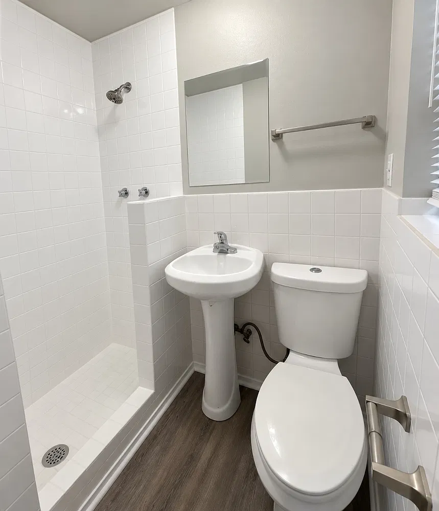 1335 Lewis Street — Photo 4
