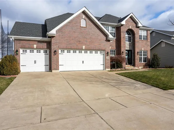 229 Fairway Green Dr, O'Fallon, MO 63368