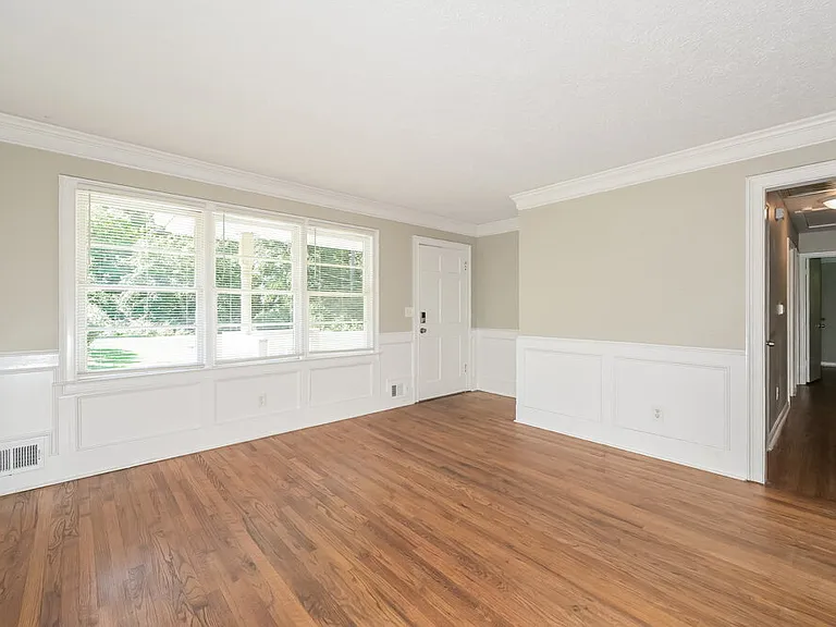 43 Pool Cir — Photo 3