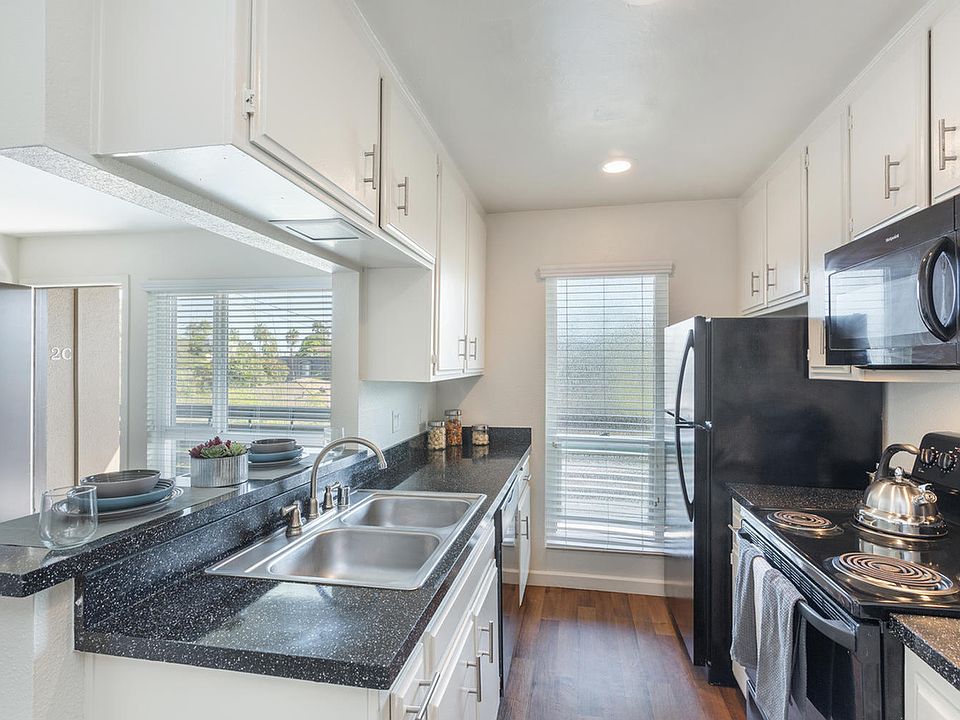 ELAN PACIFIC LOFTS 4467 Dawes St Pacific Beach CA Zillow