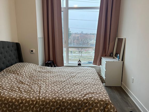 5th image of 204 Burnhamthorpe Rd E