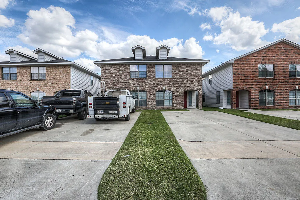 Pine Landing Homes — Photo 3