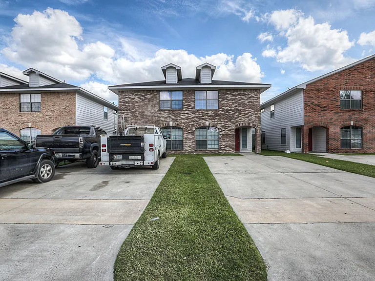 10606 Pine Landing Dr #A — Photo 3