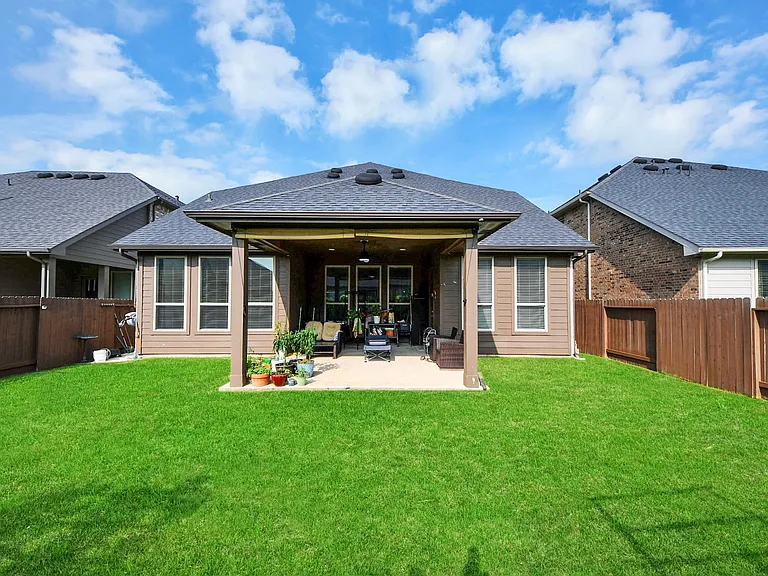 606 Round Lake Dr — Photo 31
