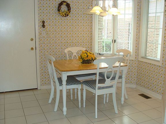 3rd image of 5126 Deblin Ln
