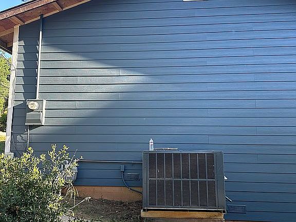 3rd image of 19011 Siesta Dr