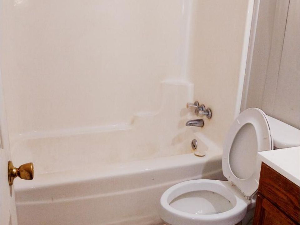 1st image of 224 Burton Cir