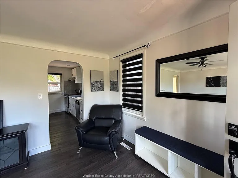 431 Maple Ave — Photo 10
