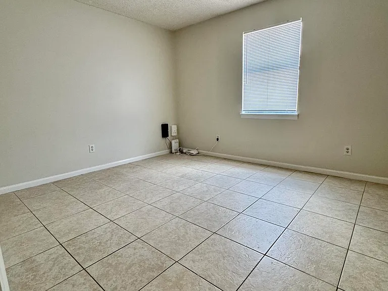 223 Wyndham Cir #B — Photo 7