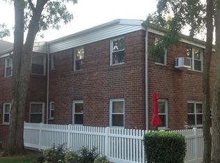 22656 Kingsbury Ave, Flushing, NY 11364