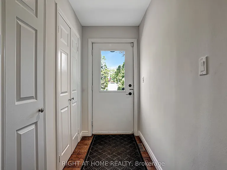 461 Lakeshore Rd W — Photo 33